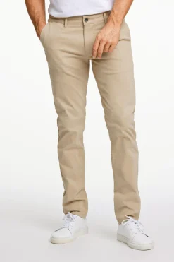 Chinos