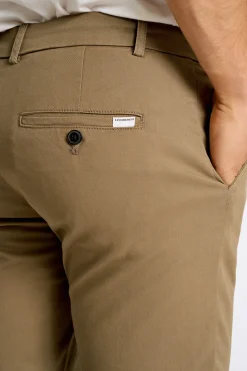 Chinos