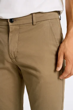 Chinos