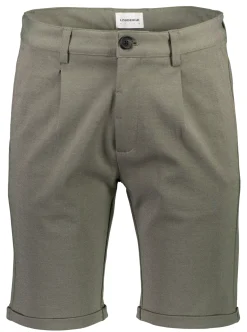 Performance shorts